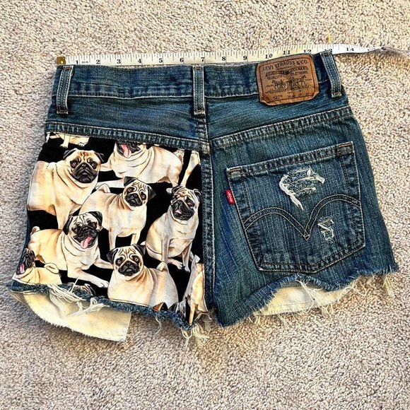 Levi's Other - Distressed Levi's pug shorts